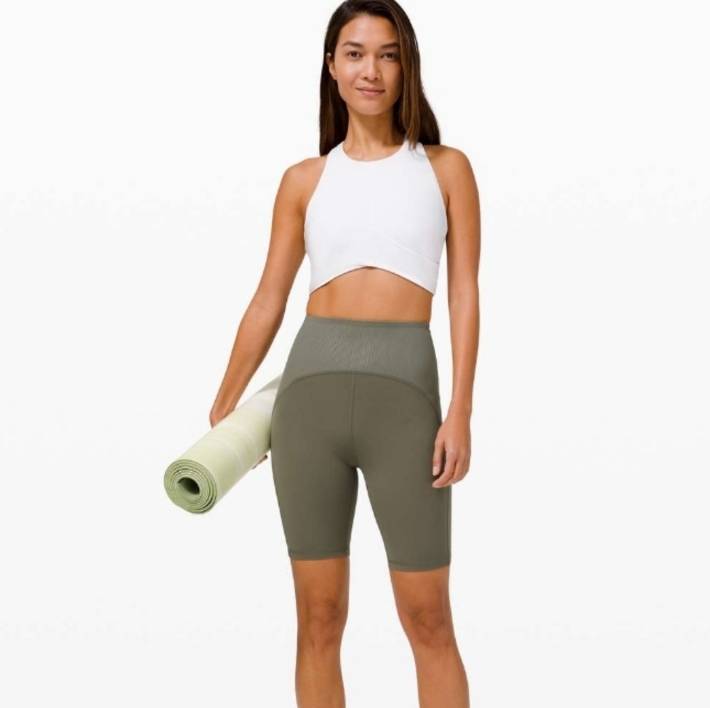 Lululemon Blissful Bend Super High-Rise Short 8", Army Green, Size 0